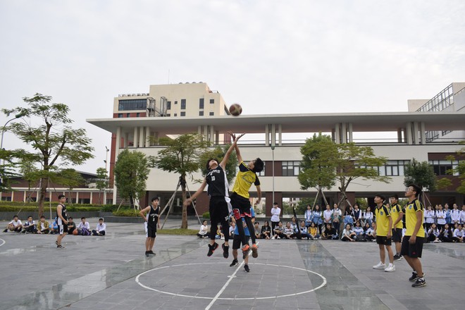 Ngôi trường "đỉnh" nhất lúc này: 3 năm liền có học sinh đạt HCV Olympic Quốc tế, gần như năm nào cũng có Thủ khoa, Á khoa thi ĐH- Ảnh 13. Ngôi trường "đỉnh" nhất lúc này: 3 năm liền có học sinh đạt HCV Olympic Quốc tế, gần như năm nào cũng có Thủ khoa, Á khoa thi ĐH- Ảnh 13.