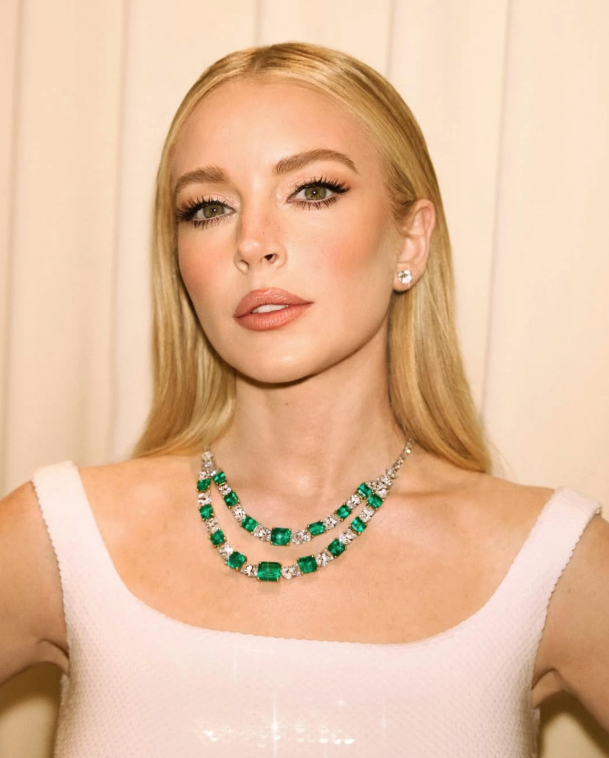 Màn "trẻ lại 10 năm" của Lindsay Lohan: Điều kỳ diệu sau làn da hết sạch dấu hiệu lão hóa tuổi 39- Ảnh 16.