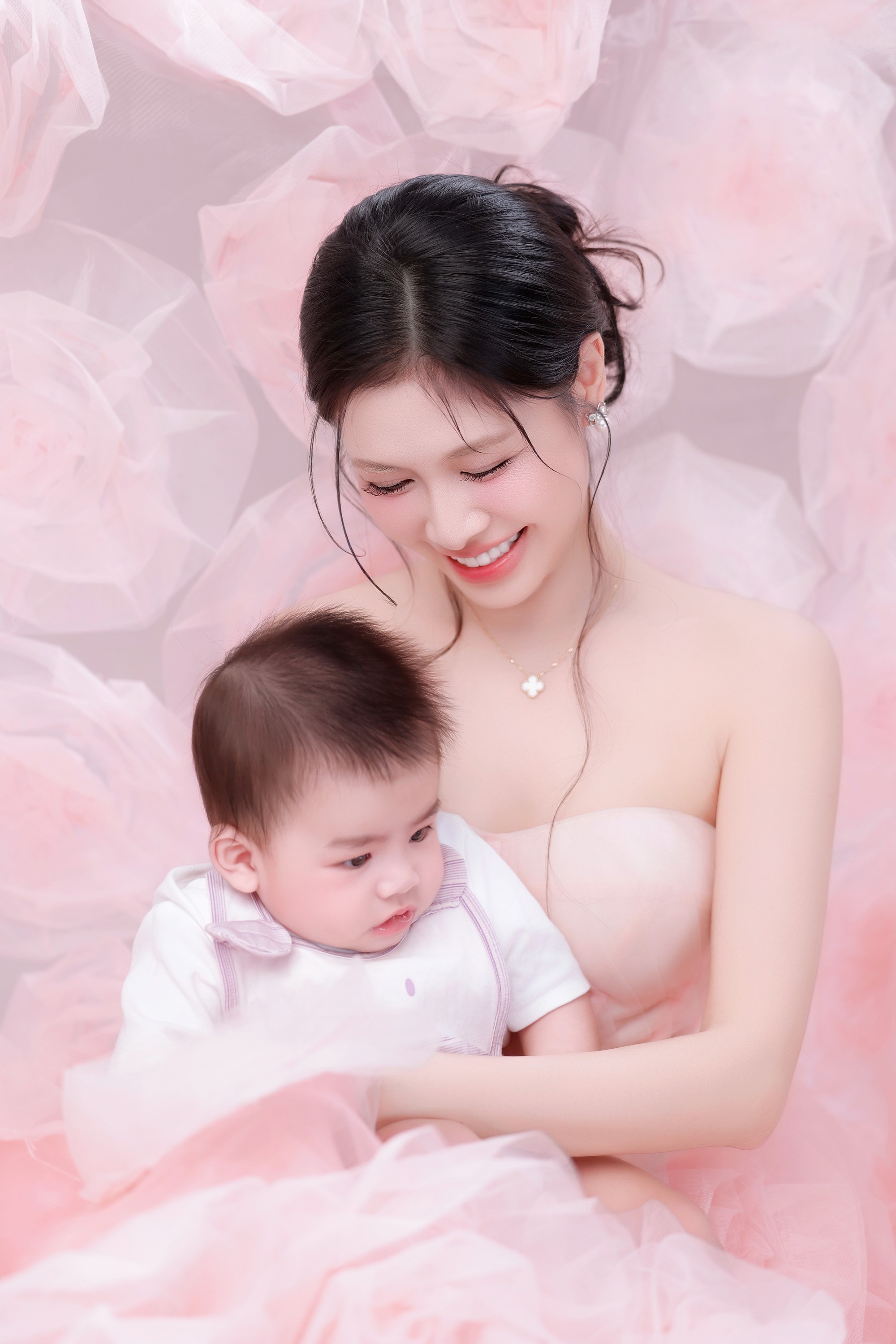 Trò chuyện với Thuỷ Anh - bà xã Đăng Khôi: "Không hiểu sao, tôi rất hay mơ… chồng ngoại tình"- Ảnh 2.