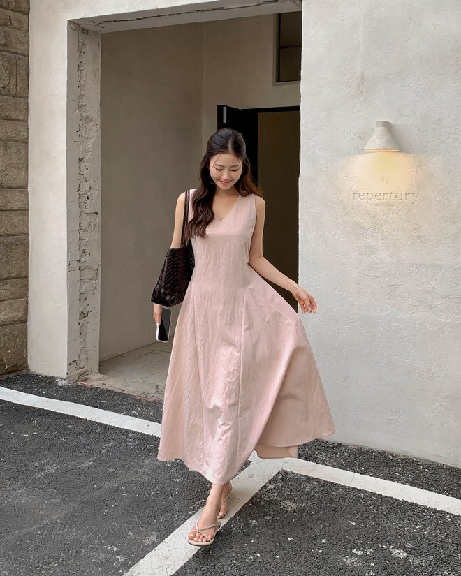 Sắm 5 mẫu váy liền này để tới tận cuối năm vẫn mặc đẹp, style tươi mới hơn gấp bội- Ảnh 4.