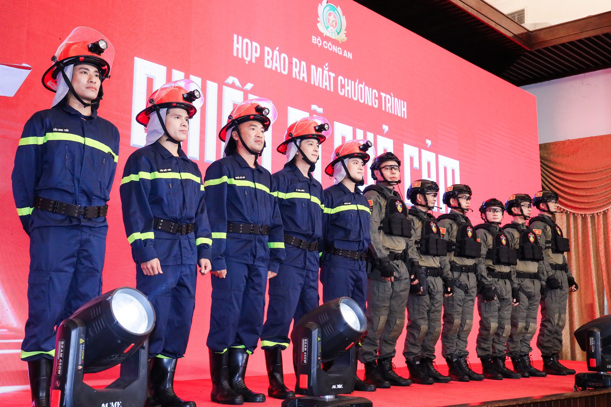 Mỹ nam Vbiz có visual 