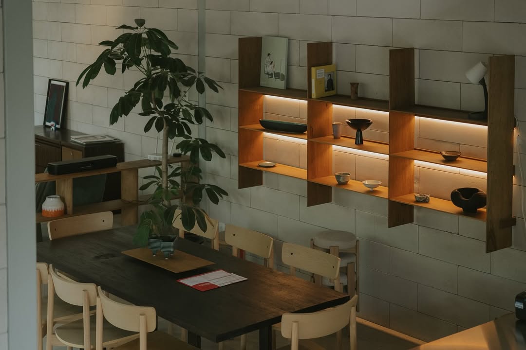 Quán cà phê của Dino Vũ bất ngờ vướng drama về thái độ 