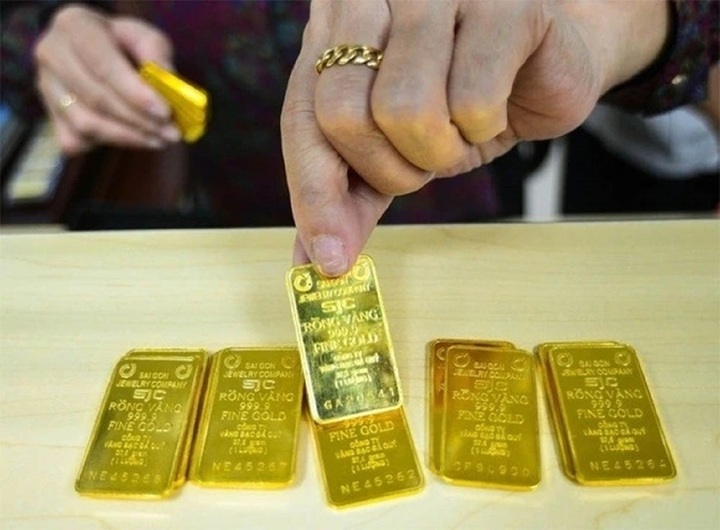 Nhà đầu tư lỗ 2- 3 triệu đồng mỗi lượng vàng khi giao dịch mua - bán- Ảnh 2.