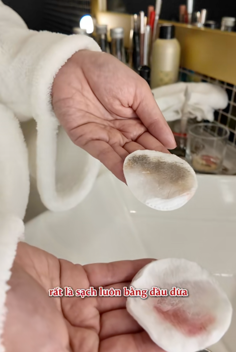 Ngoài 40 tuổi vẫn giữ làn da trắng mịn, "chị bán gạo" nổi tiếng dùng dầu dừa để dưỡng nhan suốt 15 năm- Ảnh 10.