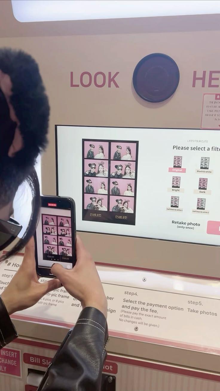 Thừa tiền thì mới đi chụp photobooth- Ảnh 1.