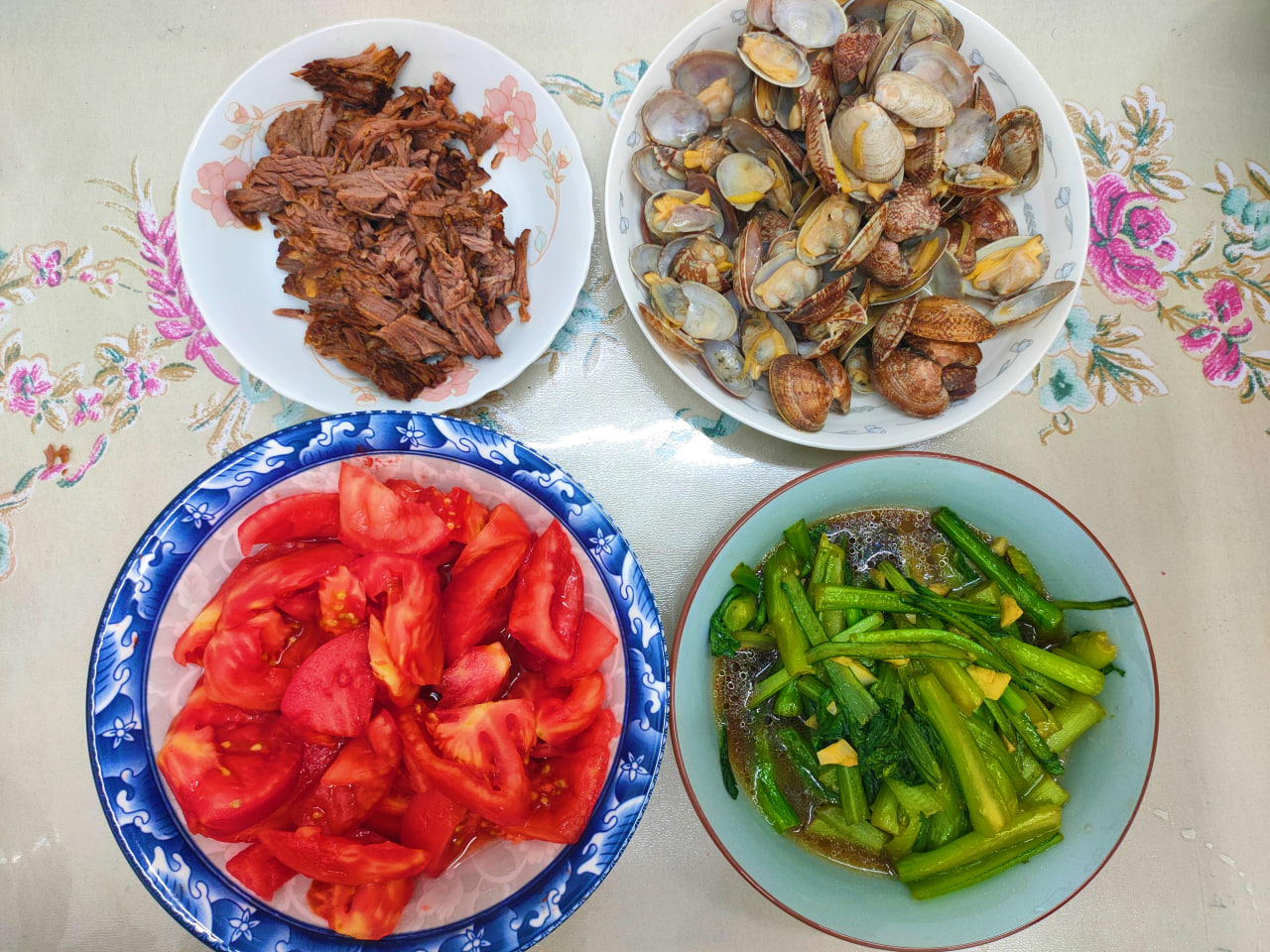 Phát hiện nhân tố có thể ảnh hưởng tới tương lai của con trai sắp vào lớp 1, bà mẹ "ra tay" ngay khiến ai cũng trầm trồ- Ảnh 1.