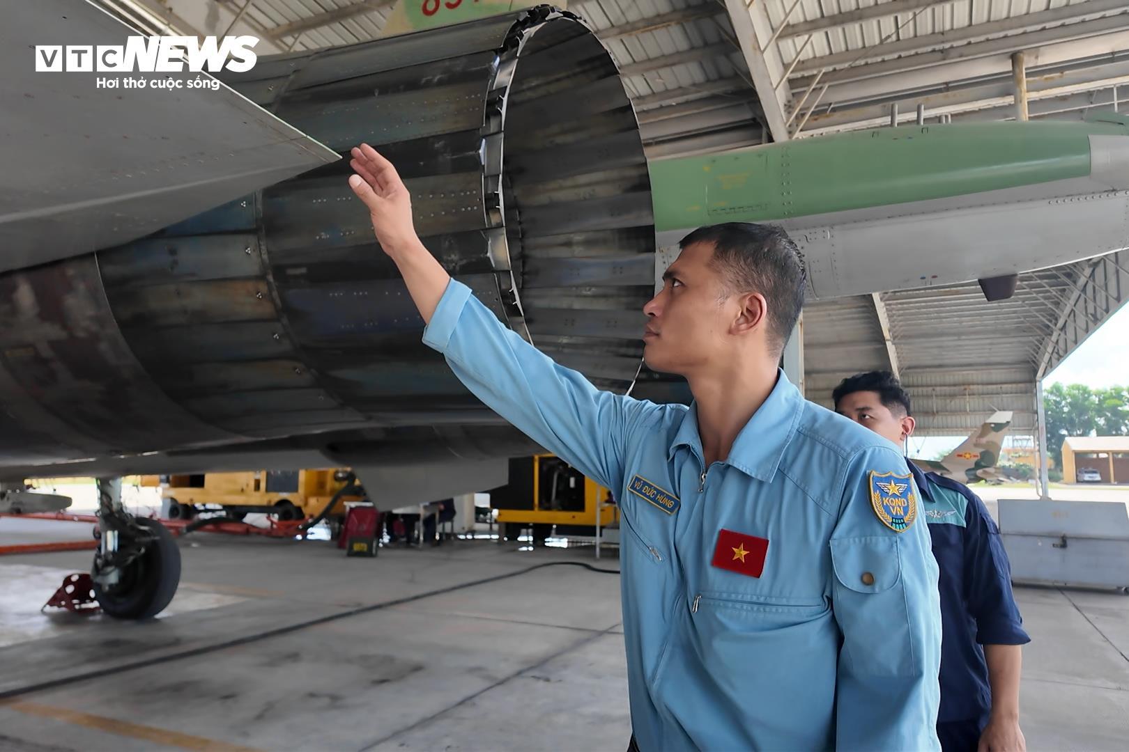 Đội hình bay của chiến đấu cơ Su-30MK2 làm chủ bầu trời hướng tới 2/9- Ảnh 2.