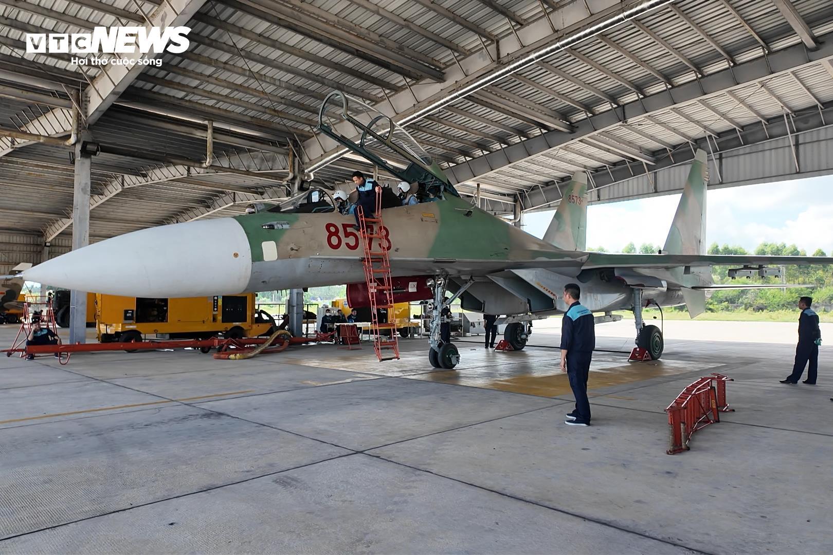 Đội hình bay của chiến đấu cơ Su-30MK2 làm chủ bầu trời hướng tới 2/9- Ảnh 3.