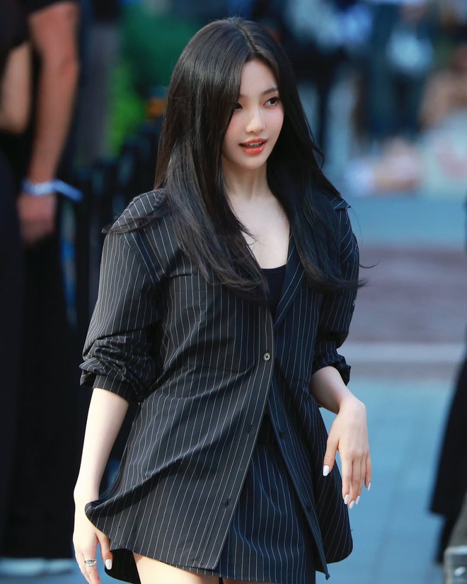 Không uổng công lột xác, nữ idol có được 10 giây đẹp như tiên- Ảnh 10.