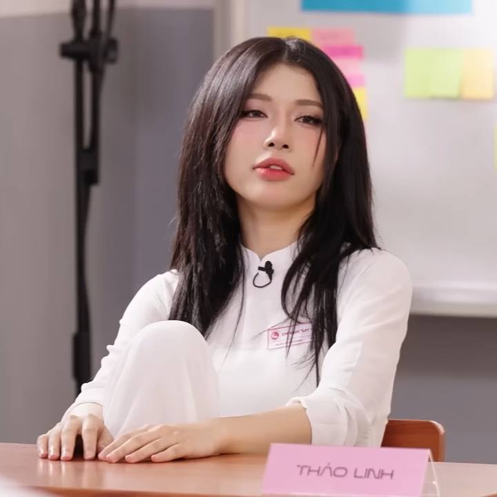 Nụ hôn giữa đêm gây xôn xao của Em Xinh bị netizen thay đổi thái độ- Ảnh 1. Nụ hôn giữa đêm gây xôn xao của Em Xinh bị netizen thay đổi thái độ- Ảnh 1.