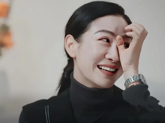 Nữ diễn viên kể lý do bị mẹ đánh lúc nhỏ, nhiều người nghe xong "rùng mình": Bảo sao cô ấy diễn vai tự ti giỏi thế!- Ảnh 2.