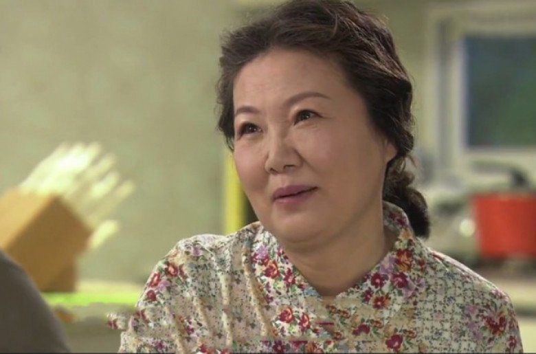 Tôi không định cưới, cho đến khi mẹ bạn trai đặt thẻ đen lên bàn và nói một câu khiến tôi không thể ngừng cười- Ảnh 1.