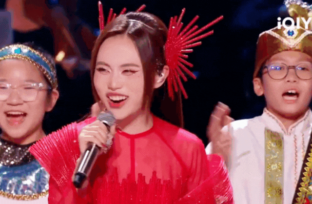 Sự thật đằng sau cú thất bại của Phương Mỹ Chi tại Sing! Asia: 3 con điểm thấp bất ngờ đầy nghi vấn!- Ảnh 2.
