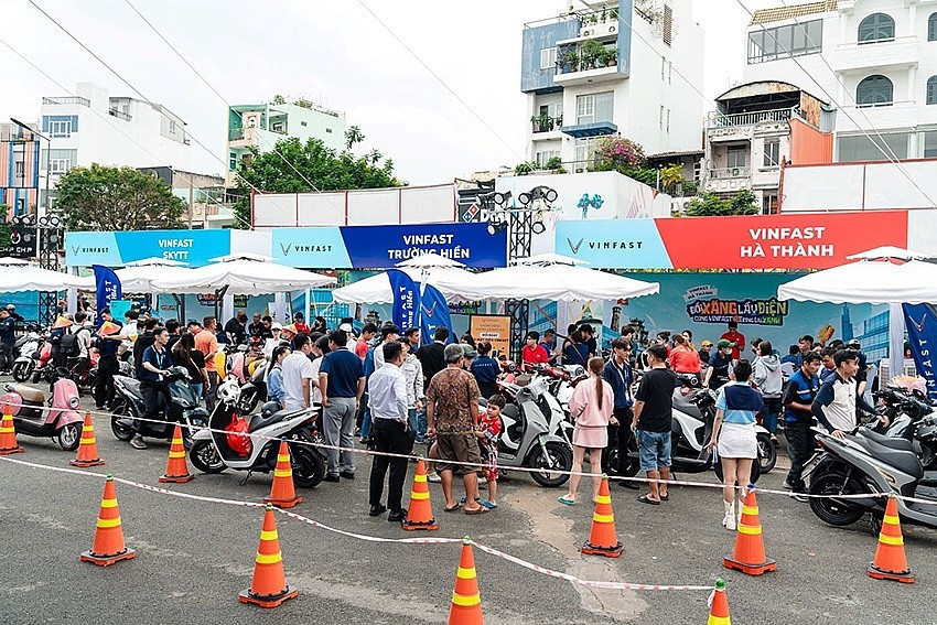 Chuyển 400.000 xe xăng sang xe điện: TPHCM tung loạt chính sách hỗ trợ ‘chưa từng có’- Ảnh 2.