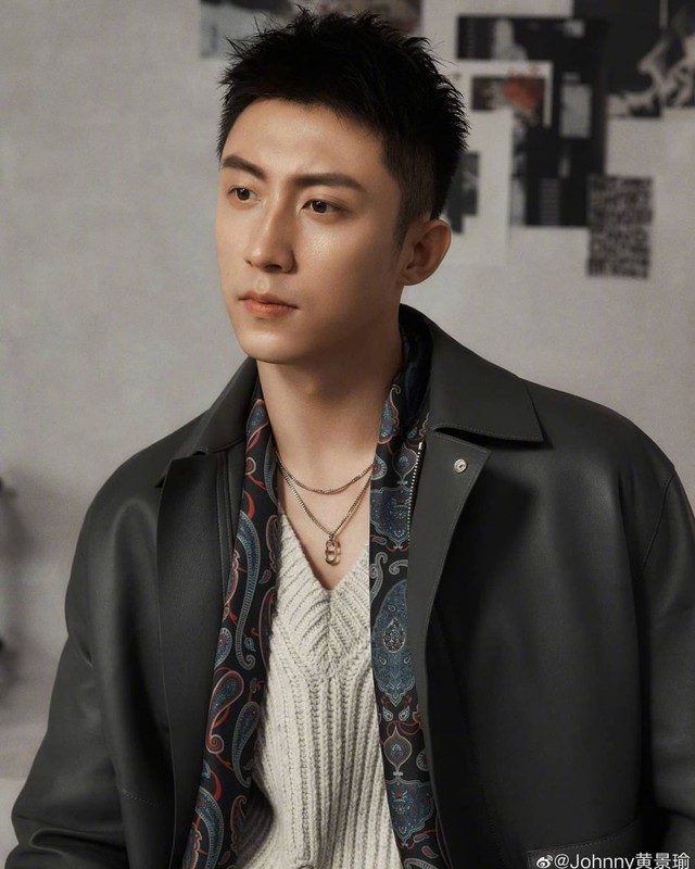 harper-bazaar-phim-cua-hoang-canh-du-dong-myhjy1130-1-e1648910672935-17535597385751458142242-1753581677956-17535816785631951359878.jpg