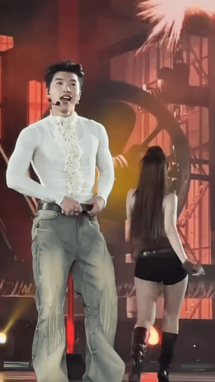 HIEUTHUHAI quá bạo: Khoe body cực nét uốn éo sexy 