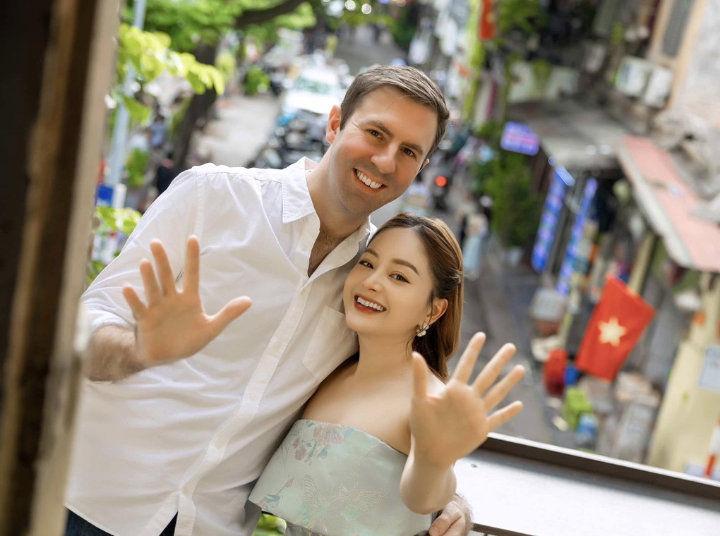 Lan Phương nộp đơn ly hôn chồng Tây: 