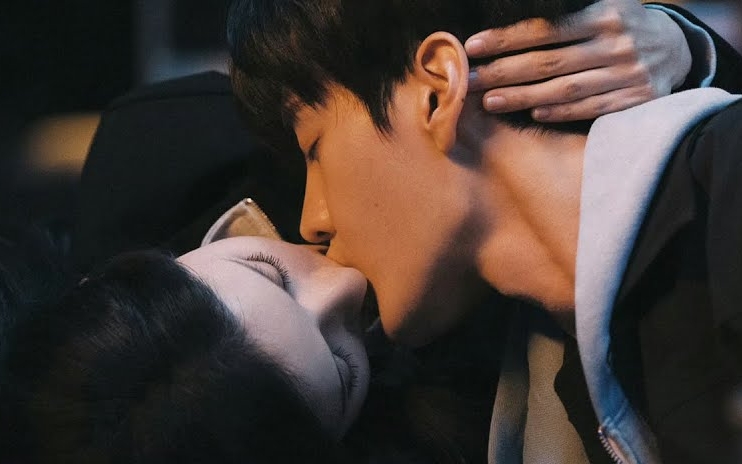 Tóm dính cặp đôi ngôn tình công khai nắm tay giữa đường: Vô tư ôm ấp sát rạt, phim giả tình thật không thể chối cãi- Ảnh 3.