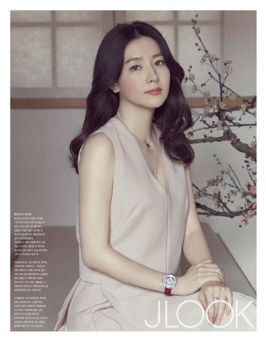 Lee Young Ae không để tóc quá dài ở tuổi 50+ mà áp dụng 4 kiểu tóc gọn gàng, trẻ trung sau đây- Ảnh 5.