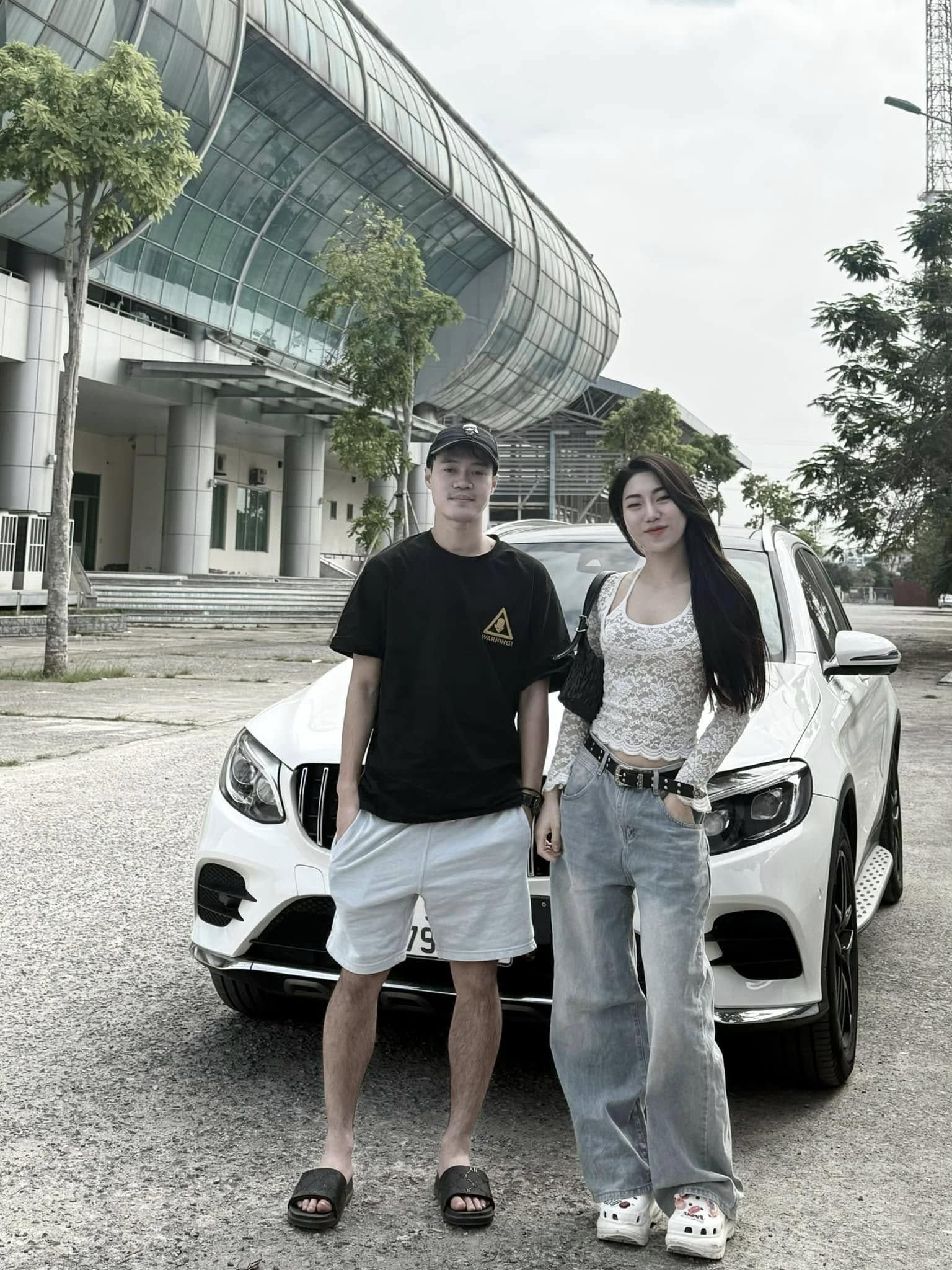 Em gái hot nhất làng bóng đá diện bikini nóng bỏng, khoe visual cực phẩm khiến dân mạng 
