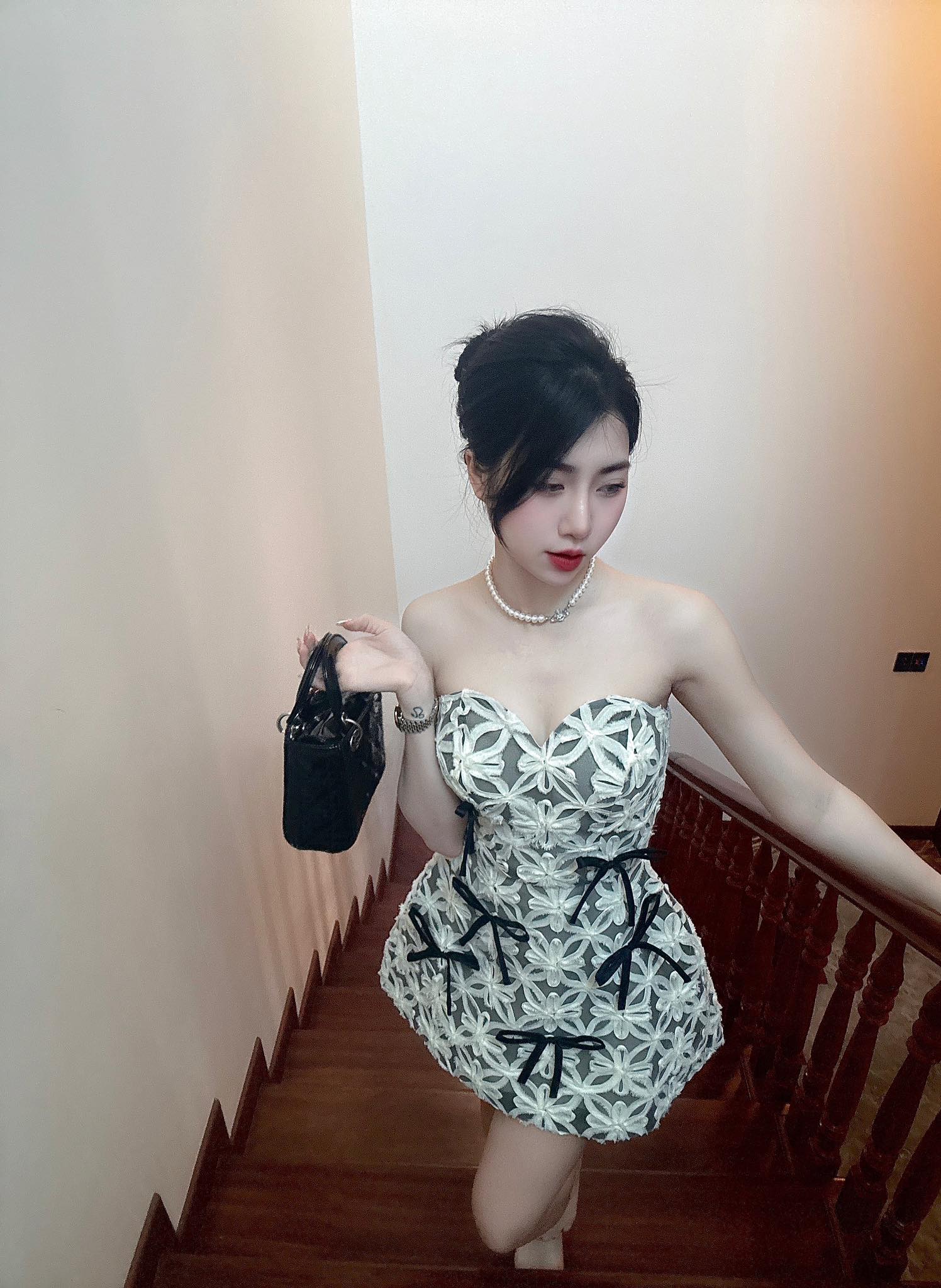 Em gái hot nhất làng bóng đá diện bikini nóng bỏng, khoe visual cực phẩm khiến dân mạng 