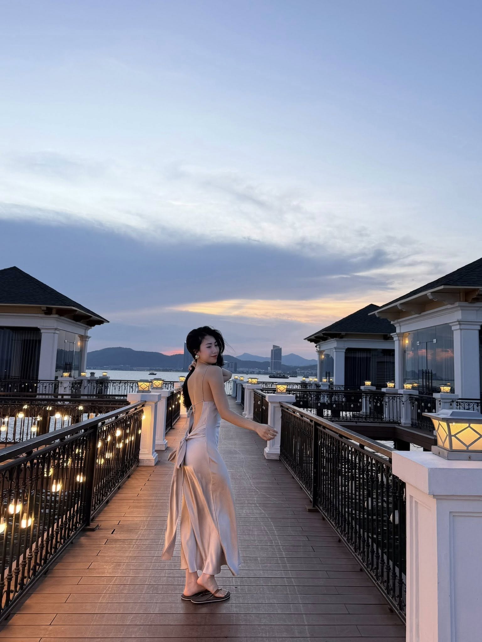 Em gái hot nhất làng bóng đá diện bikini nóng bỏng, khoe visual cực phẩm khiến dân mạng 