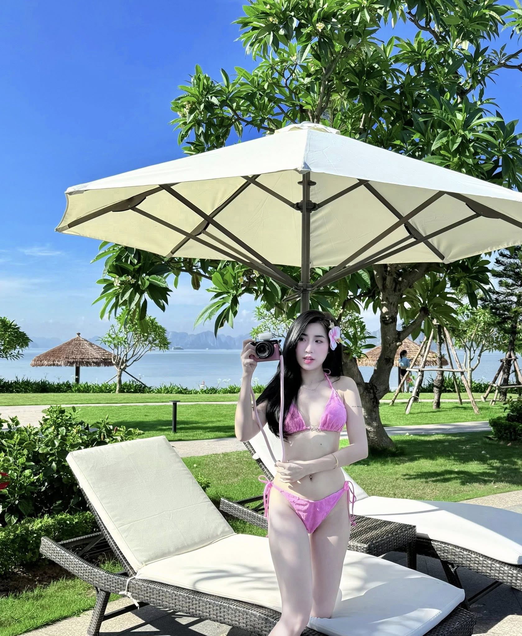 Em gái hot nhất làng bóng đá diện bikini nóng bỏng, khoe visual cực phẩm khiến dân mạng 