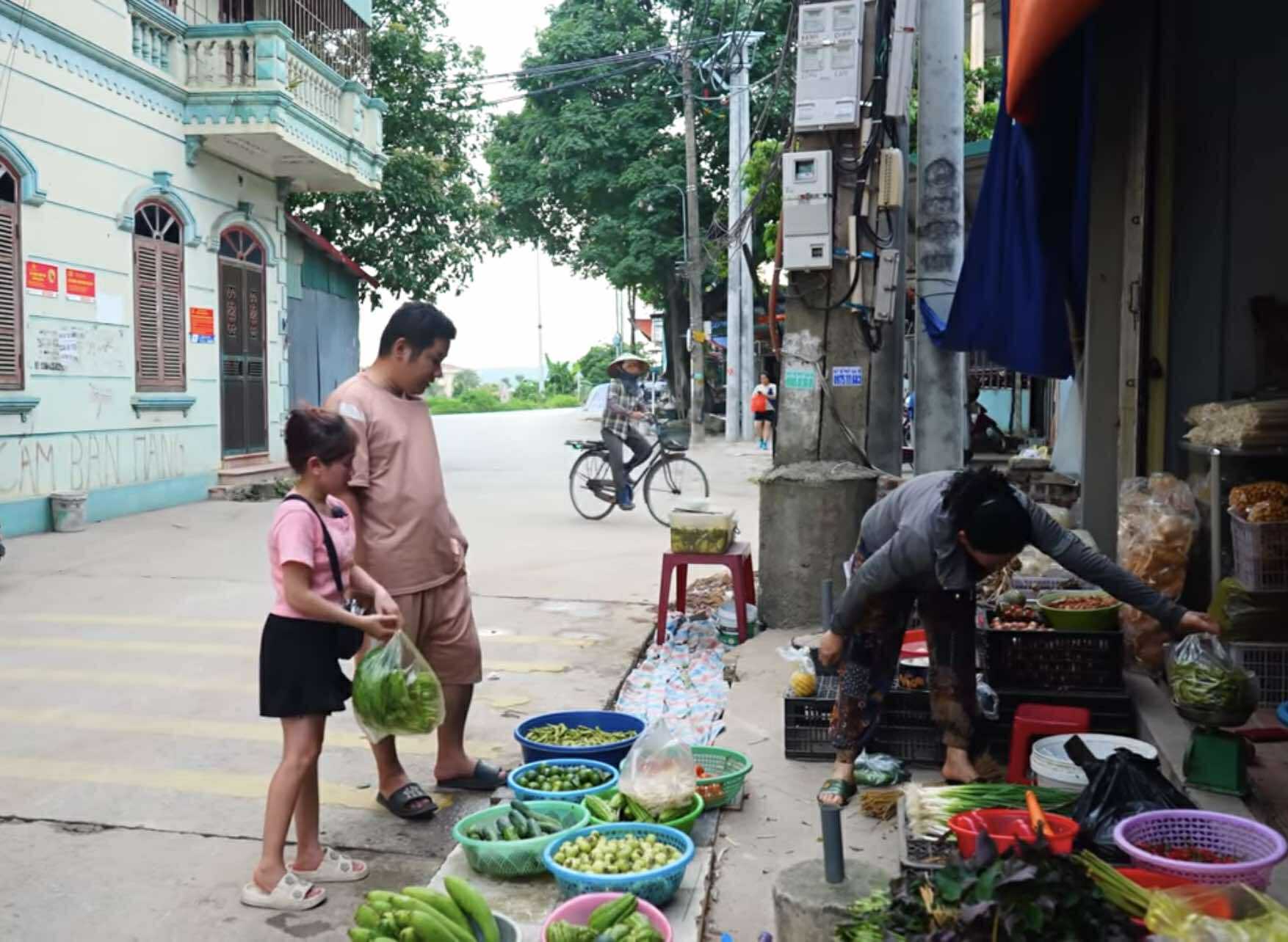 Cô gái cao 1m26 “cưa đổ” chàng trai 1m63 ở Bắc Ninh: Cuộc sống thay đổi bất ngờ- Ảnh 3.