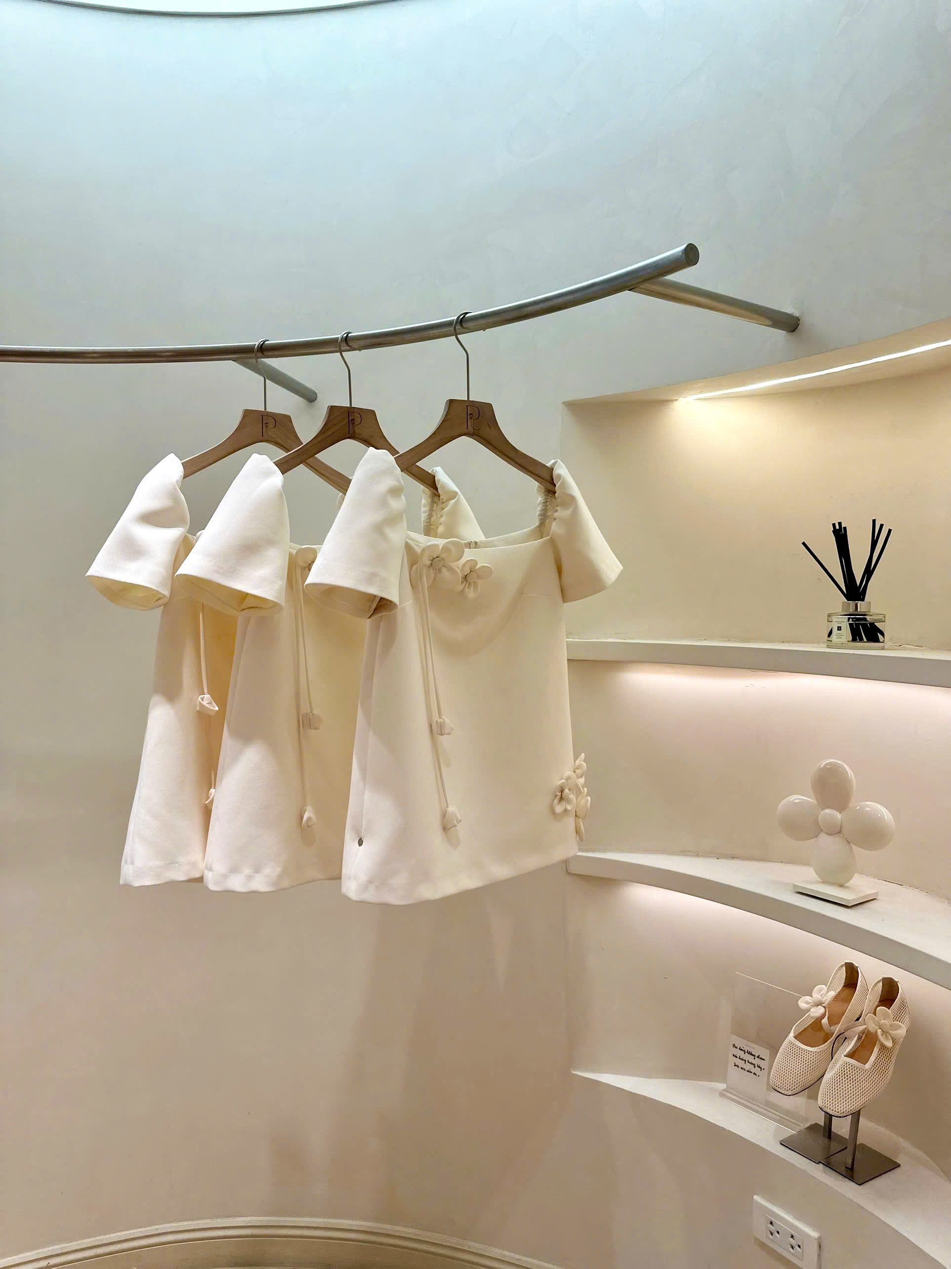 Mình phát hiện 4 local brand Việt bán váy áo điệu nức nở, giúp bạn mặc đẹp không trượt phát nào- Ảnh 13.