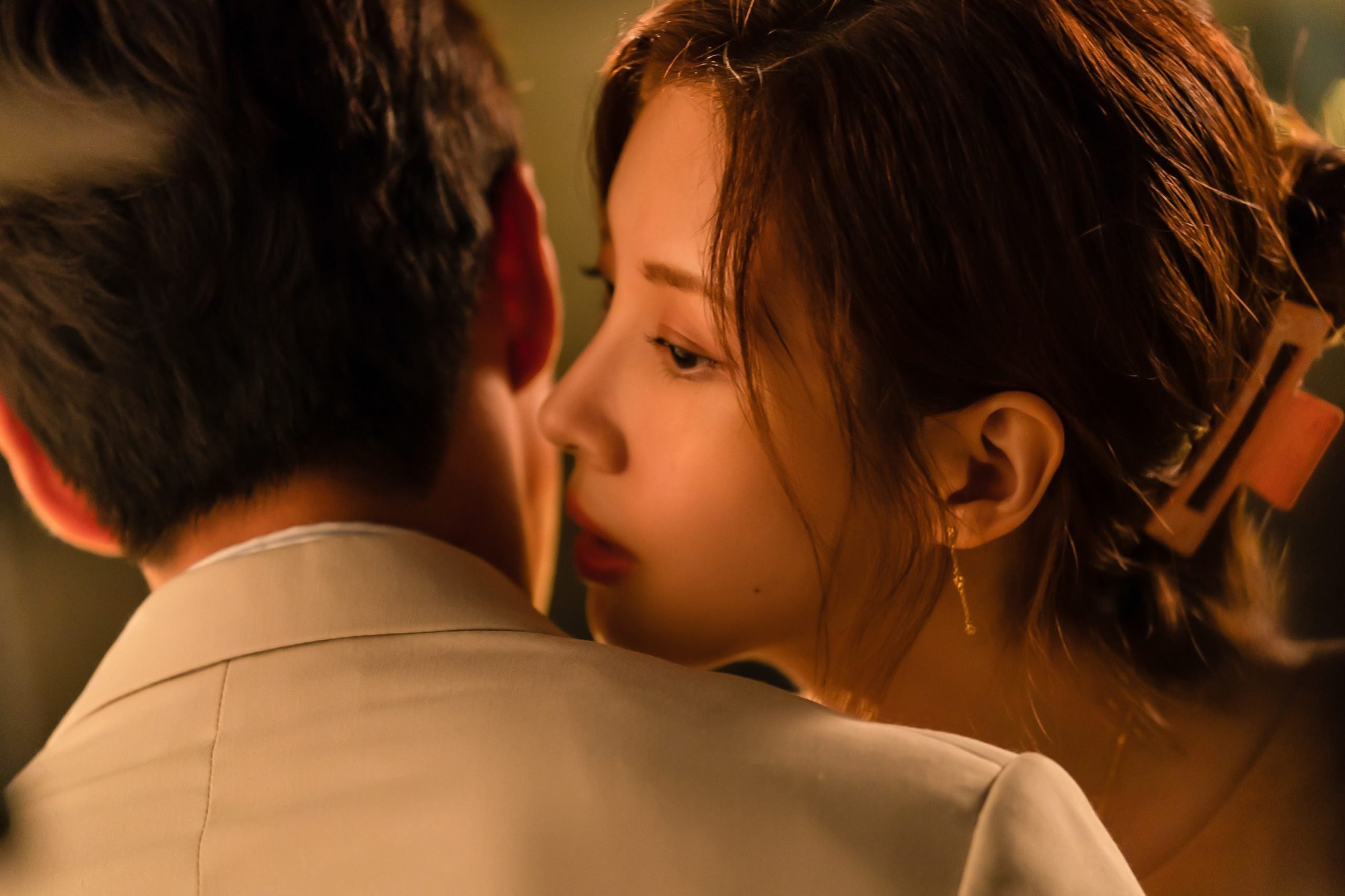 5 phim 18+ Hàn Quốc gây tranh cãi nhất 5 năm qua: Thật quá sức tưởng tượng!- Ảnh 4. 5 phim 18+ Hàn Quốc gây tranh cãi nhất 5 năm qua: Thật quá sức tưởng tượng!- Ảnh 4.