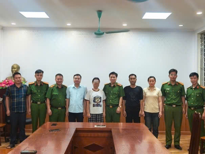 Nhiều cô gái trẻ bị thao túng tâm lý, ép vào nhà nghỉ, tự trói tay chân- Ảnh 1.