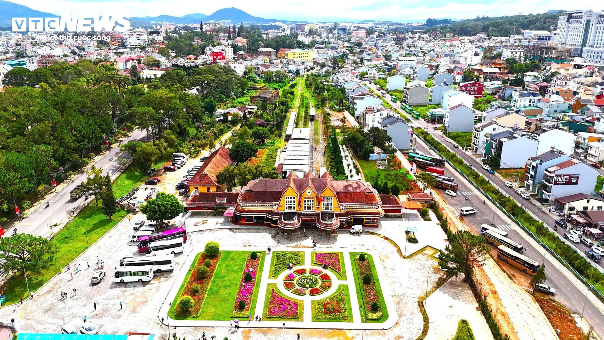 Nhà ga đường sắt gần 100 tuổi độc nhất vô nhị ở Việt Nam- Ảnh 1.