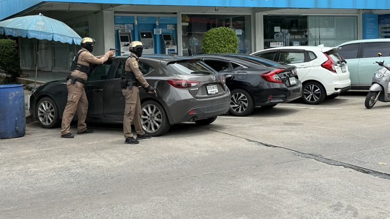 NÓNG: Xả súng tại khu chợ nổi tiếng Bangkok khiến 6 người thiệt mạng, nghi phạm tự sát ngay sau đó- Ảnh 2.