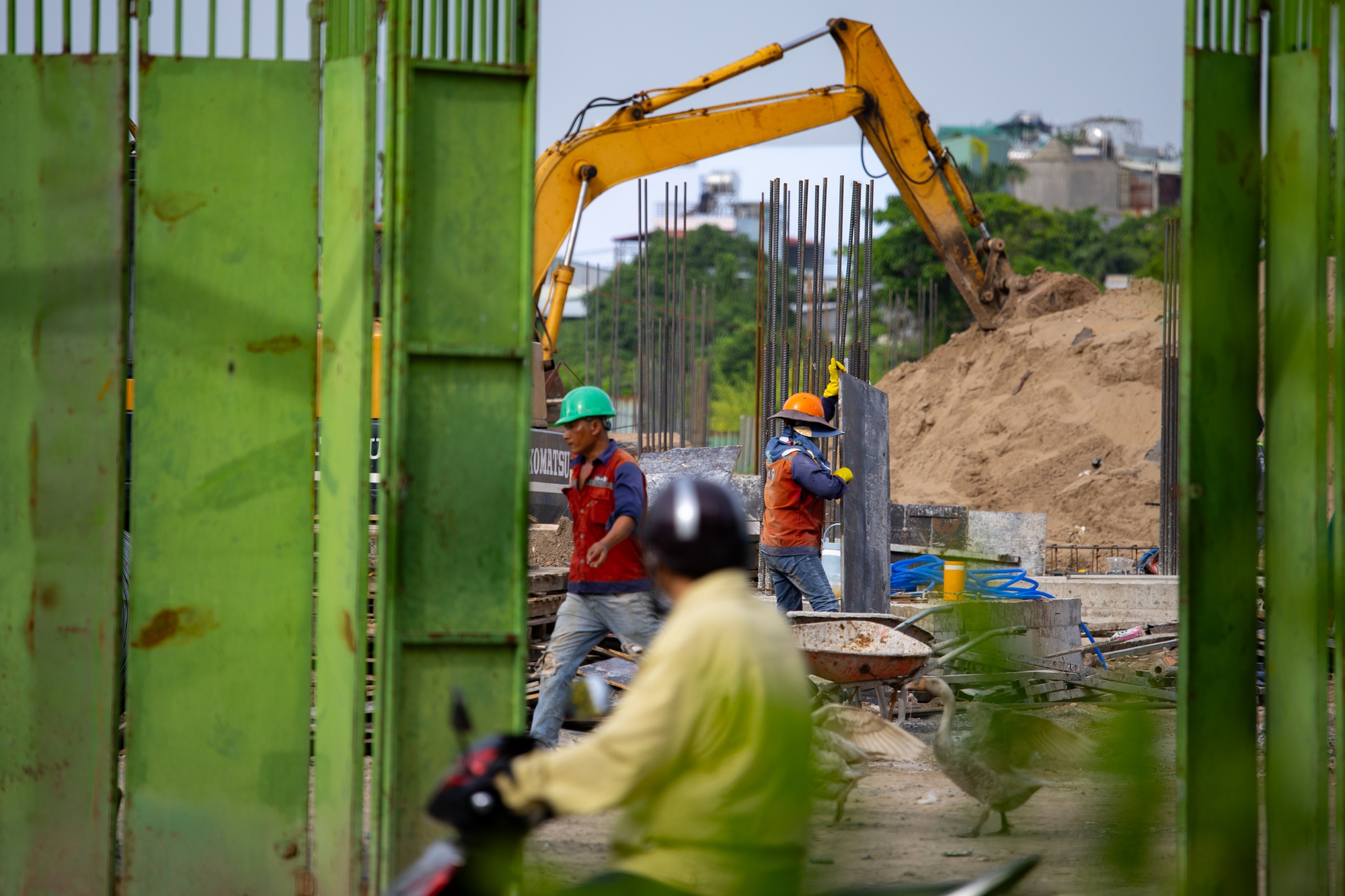 Toàn cảnh ngôi trường tiểu học đang được xây dựng trên nền nghĩa trang lớn nhất TP.HCM- Ảnh 10.