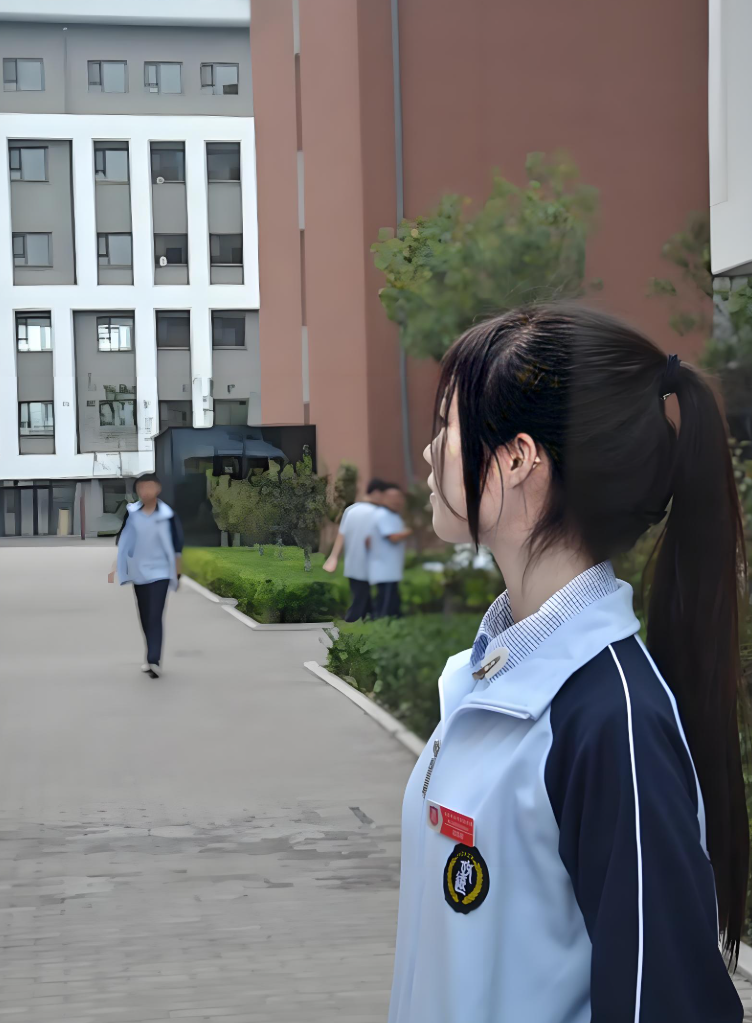 Nữ sinh nhận được giấy báo đỗ đại học danh tiếng, đóng học phí nhập học được 2 tháng thì nhà trường tuyên bố: "Em không đủ điều kiện vào trường"- Ảnh 1.