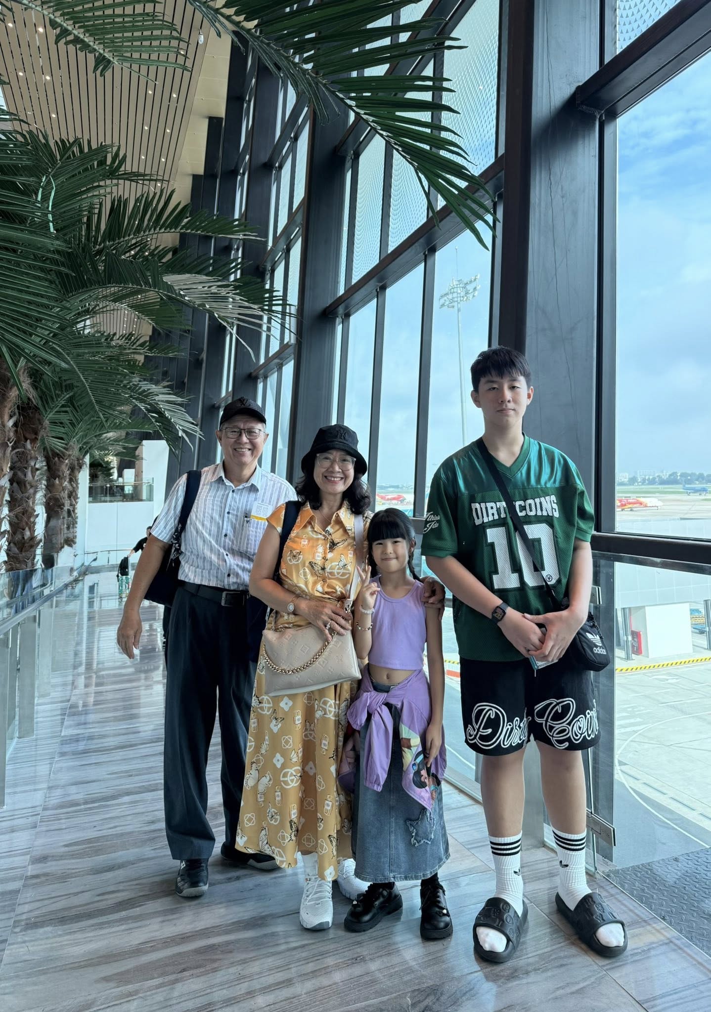Con trai Lê Phương cao gần 1,8m, vẻ ngoài điển trai tựa nam thần- Ảnh 2.