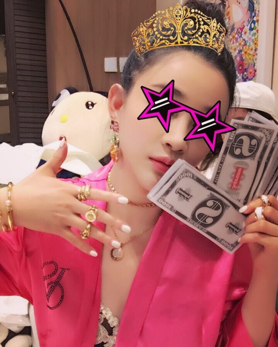 "Sao nam hạng A toàn phim hot" bị bồ nhí 9x tung hê hợp đồng bao nuôi, liền bắt tay vợ tống tiểu tam vào tù 3 năm trời- Ảnh 4.