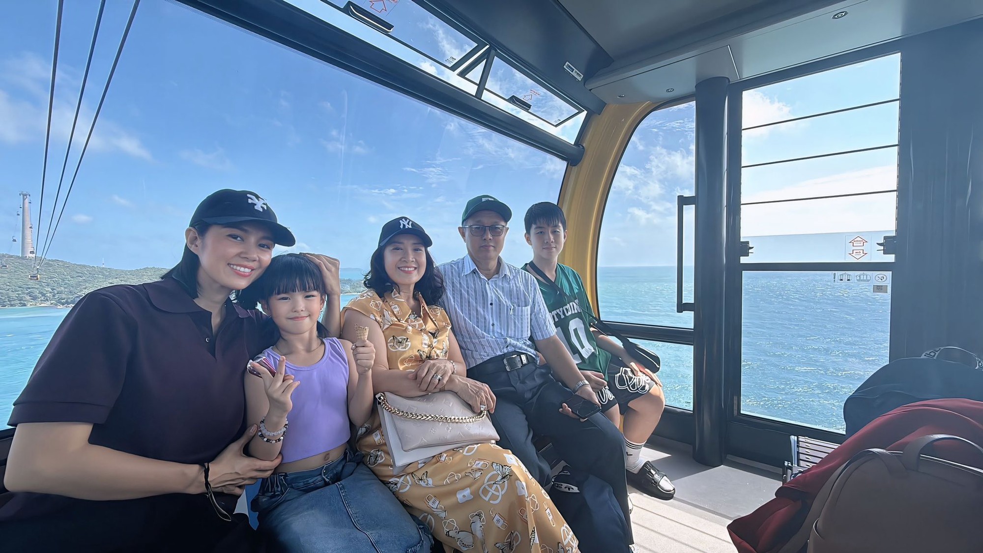 Con trai Lê Phương cao gần 1,8m, vẻ ngoài điển trai tựa nam thần- Ảnh 3.