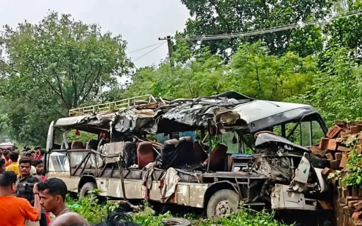 Hiện trường vụ tai nạn (Ảnh: AFP)