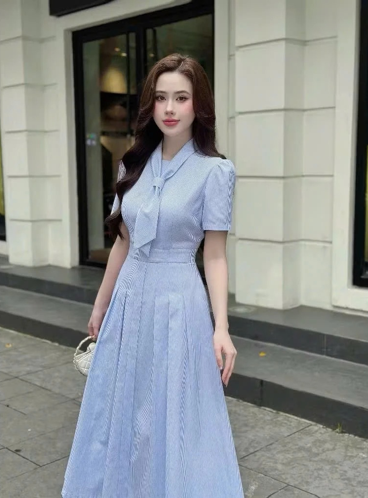 Chiếc váy xóa nhòa khoảng cách 23 tuổi của Chiếc váy xóa nhòa khoảng cách 23 tuổi của