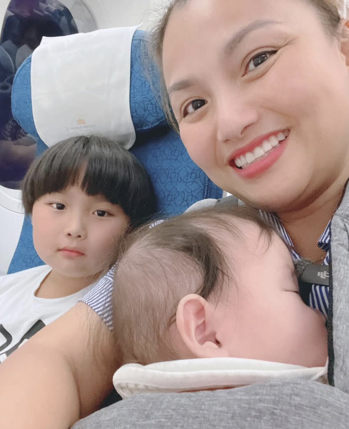 Giật mình với hình ảnh gần đây của bé Sa nhà Quỳnh Trần JP: Cậu cả lớn nhanh quá mà quả đầu nấm thì nhất quyết không đổi!- Ảnh 2.