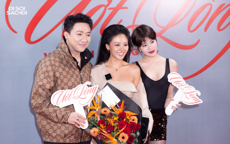 Thảm đỏ hot nhất hôm nay: Dàn Em Xinh - Chị Đẹp đọ sắc tưng bừng nhưng bị Hòa Minzy chiếm trọn spotlight!- Ảnh 1.