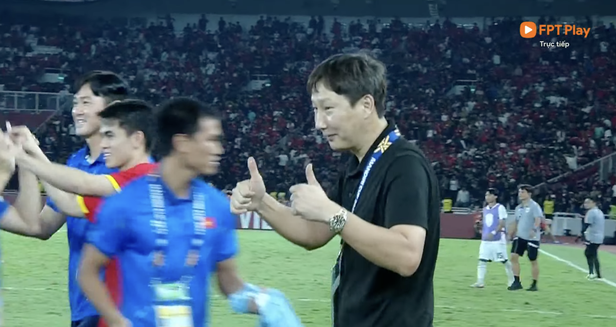 U23 Việt Nam ăn mừng cảm xúc lên ngôi vô địch U23 Đông Nam Á 2025, "kỳ phùng địch thủ" Indonesia rơi nước mắt uất nghẹn- Ảnh 1.