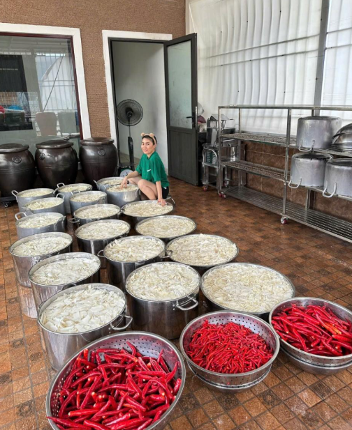 Đam mê nấu cơm, nữ kế toán nghỉ việc ở nhà làm 1 điều ai cũng ngỡ ngàng- Ảnh 4.