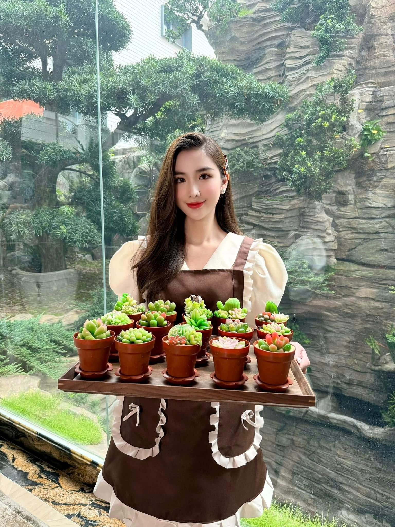 "Phú bà" chủ nhân món khúc bạch vải: Nhan sắc chim sa cá lặn, cuộc sống kín tiếng chuẩn thượng lưu- Ảnh 5.