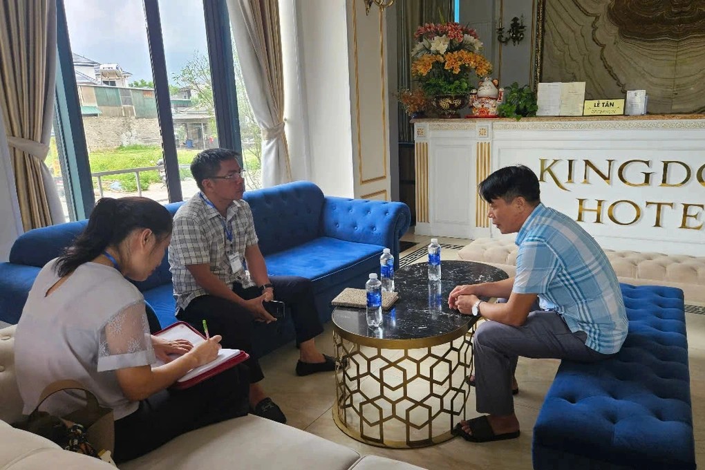 Vụ khách hút thuốc làm thủng đệm, bị phạt 4,8 triệu đồng: Chủ khách sạn ở Cửa Lò nói gì?- Ảnh 3.