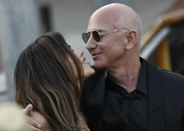Tại sao đám cưới tỷ phú Jeff Bezos lại liên quan đến kết thúc bi thảm của 
