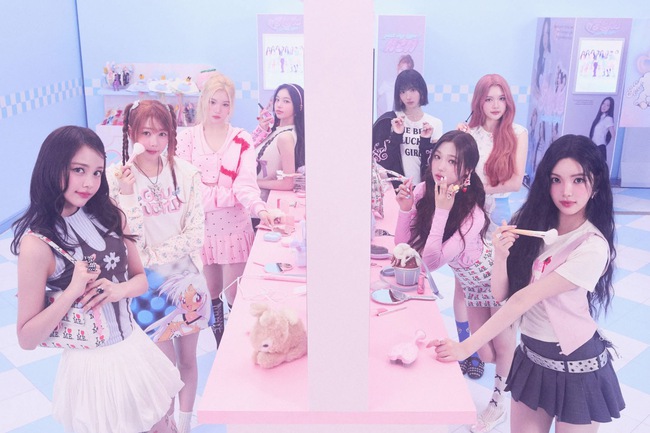 Bóc mẽ nhóm nữ không lỗ hổng visual lần đầu tiên hát live kể từ khi debut- Ảnh 4.