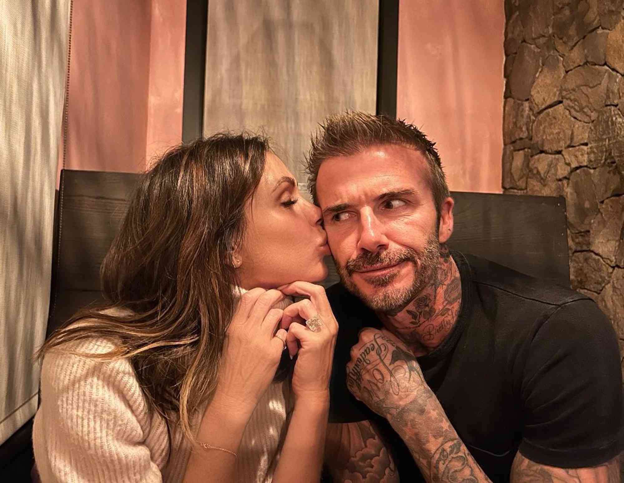 Vợ chồng Beckham đã làm gì mà bị con trai bất hiếu công khai thế?- Ảnh 1.
