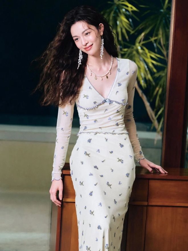 Hè này, càng mặc váy dài càng đẹp: Vừa mát vừa sang chảnh hết nấc!- Ảnh 17.